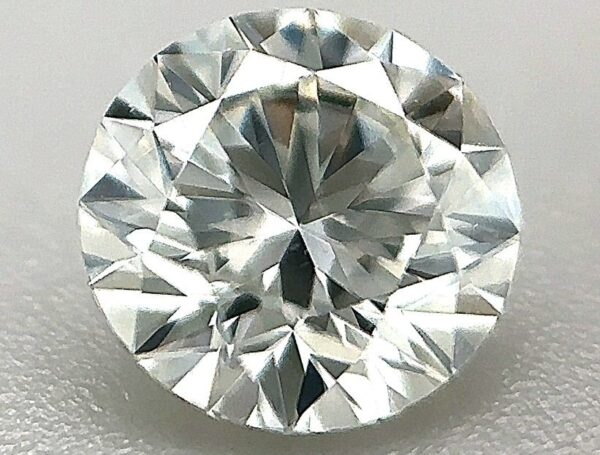 0.6 Carat, Natural White, Round Diamond ~ H Colour, VVS2 Clarity