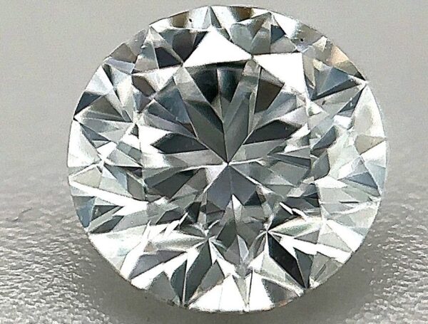 0.7 Carat, Natural White, Round Diamond ~ D Colour, VS2 Clarity