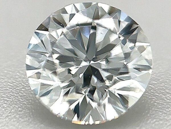 0.72 Carat, Natural White, Round Diamond ~ D Colour, VS2 Clarity