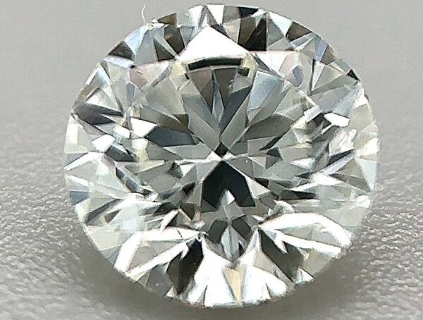 0.6 Carat, Natural White, Round Diamond ~ H Colour, VS2 Clarity